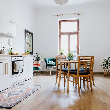 Atticus Apartments Красков Екстериор снимка
