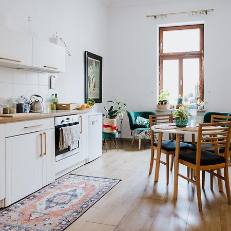 Atticus Apartments Красков Екстериор снимка