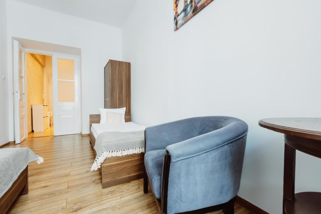 Atticus Apartments Красков Екстериор снимка