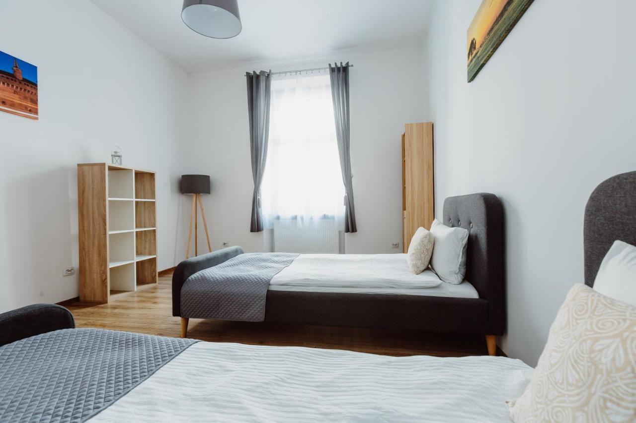Atticus Apartments Красков Екстериор снимка