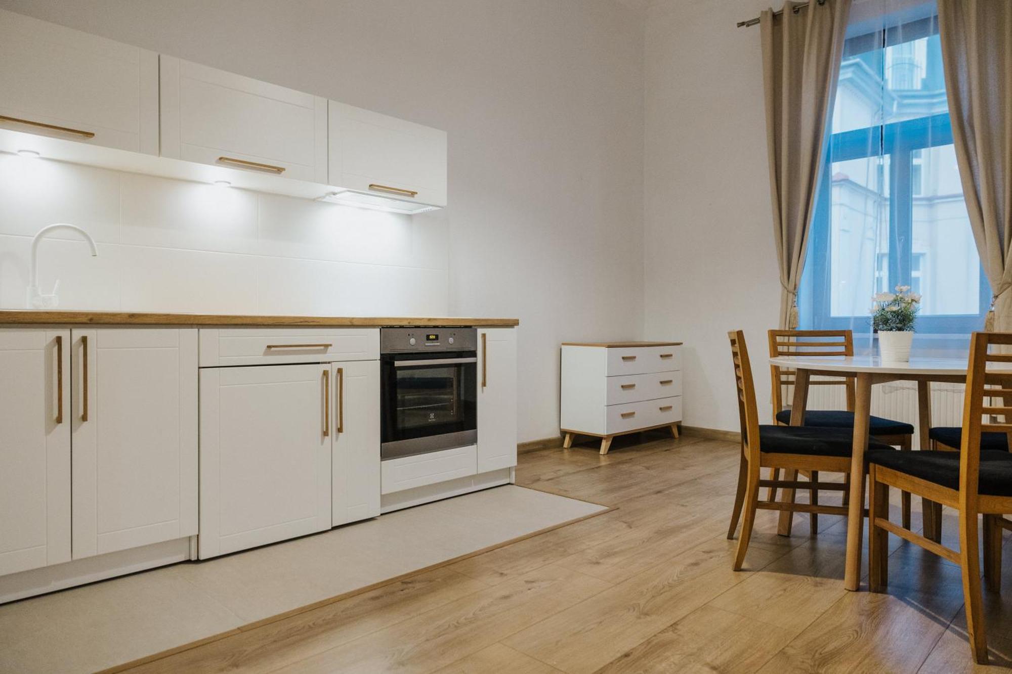 Atticus Apartments Красков Екстериор снимка
