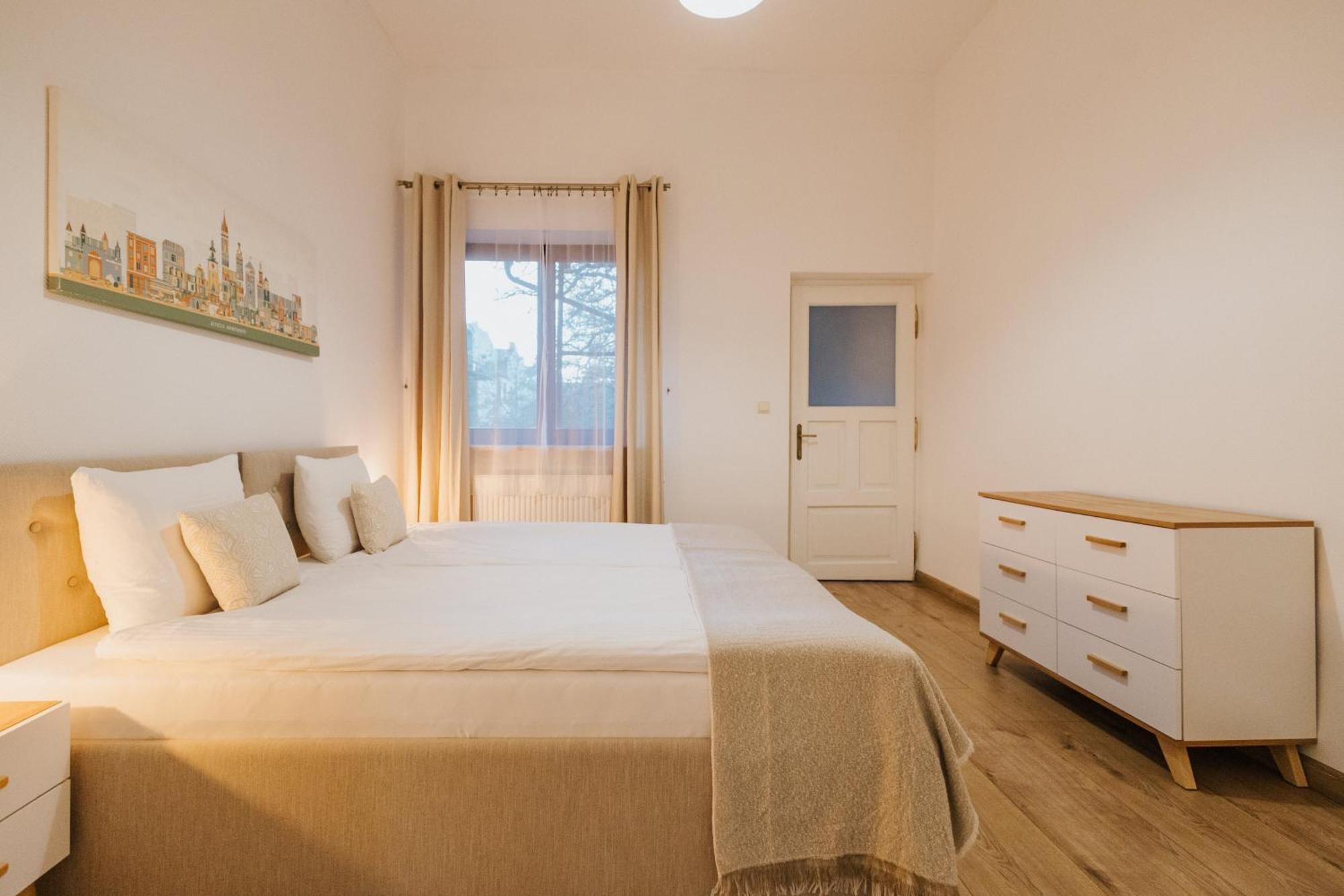 Atticus Apartments Красков Екстериор снимка