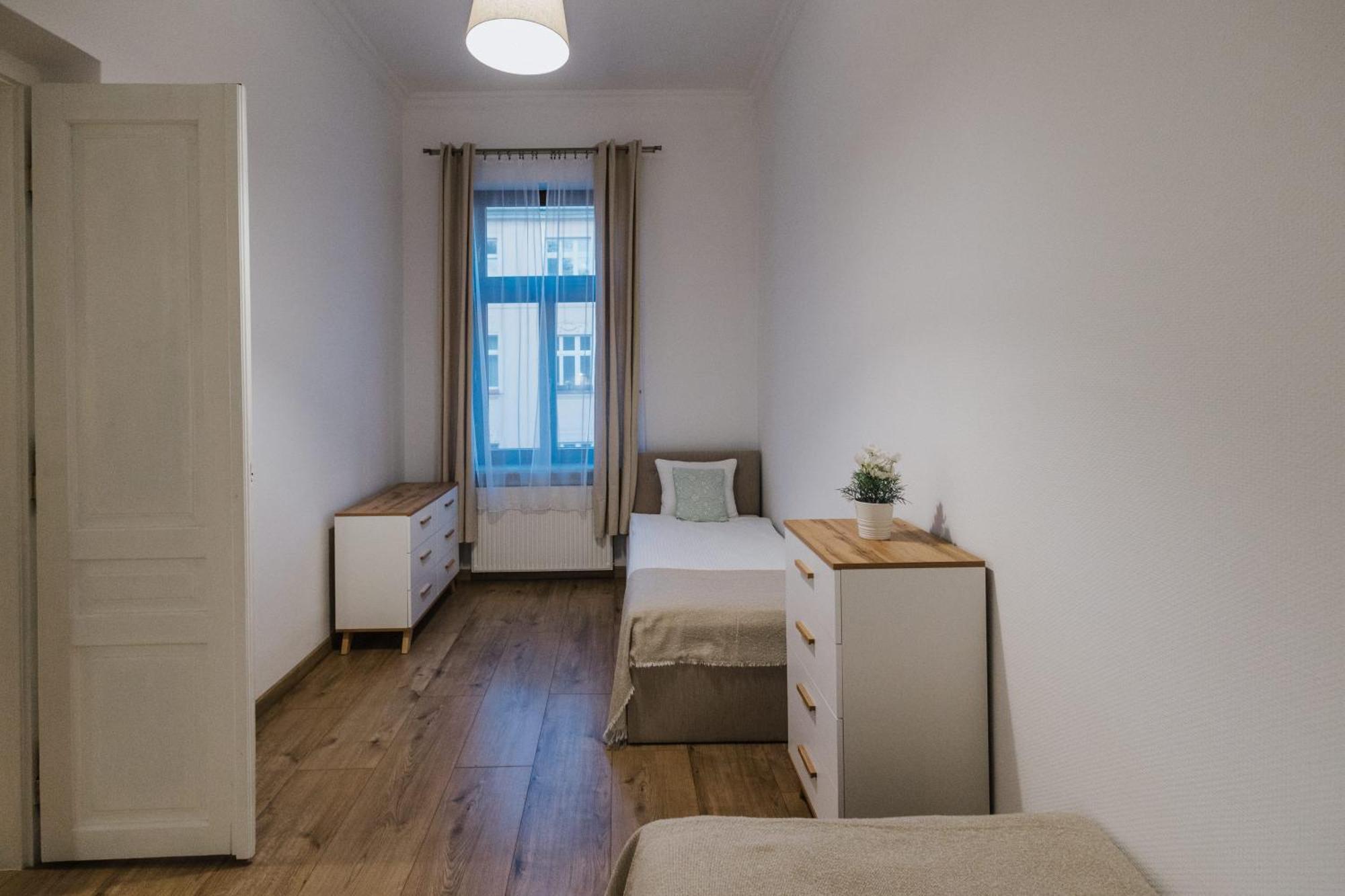 Atticus Apartments Красков Екстериор снимка