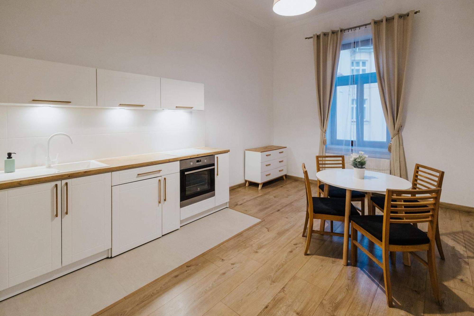 Atticus Apartments Красков Екстериор снимка