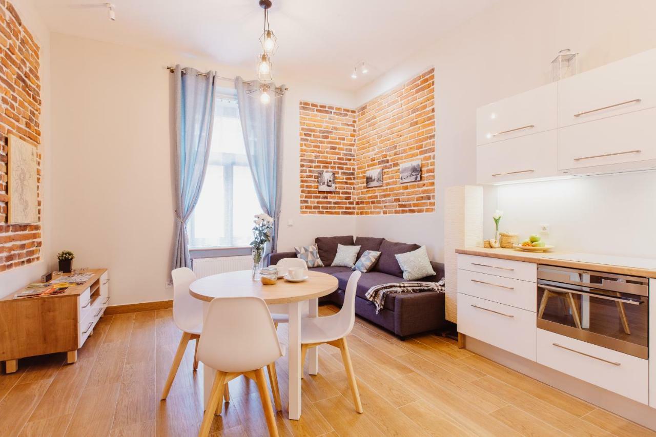 Atticus Apartments Красков Екстериор снимка
