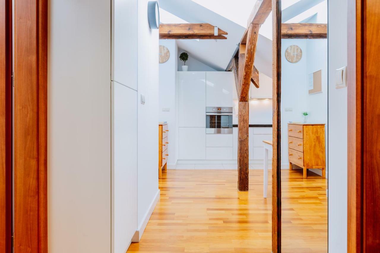 Atticus Apartments Красков Екстериор снимка