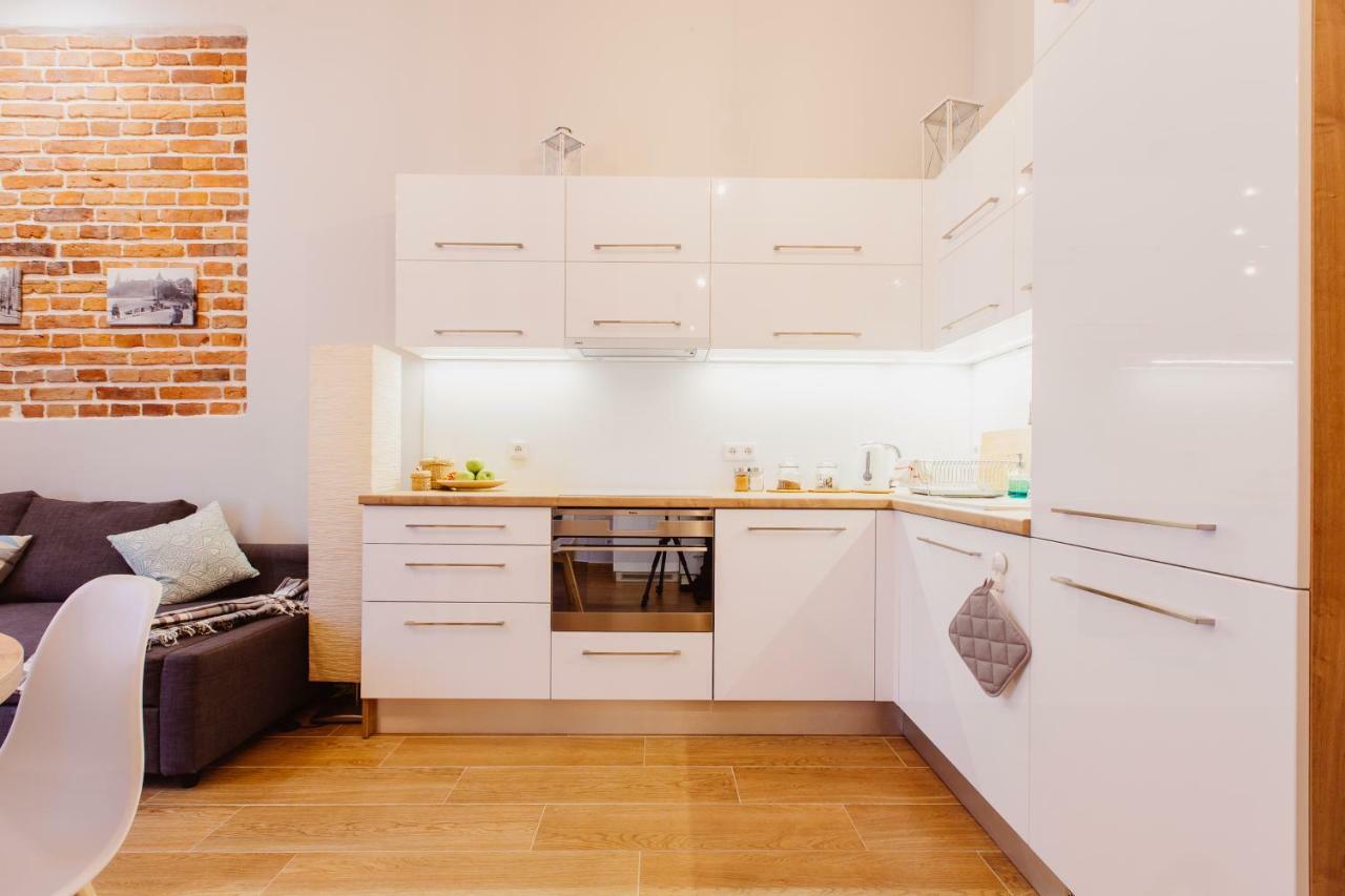 Atticus Apartments Красков Екстериор снимка