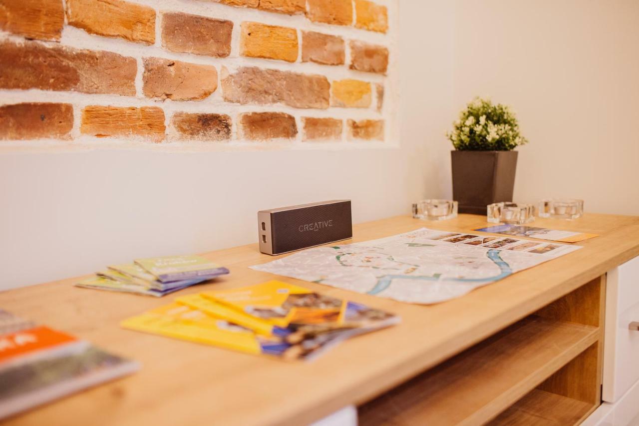 Atticus Apartments Красков Екстериор снимка