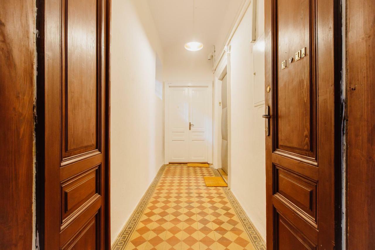 Atticus Apartments Красков Екстериор снимка