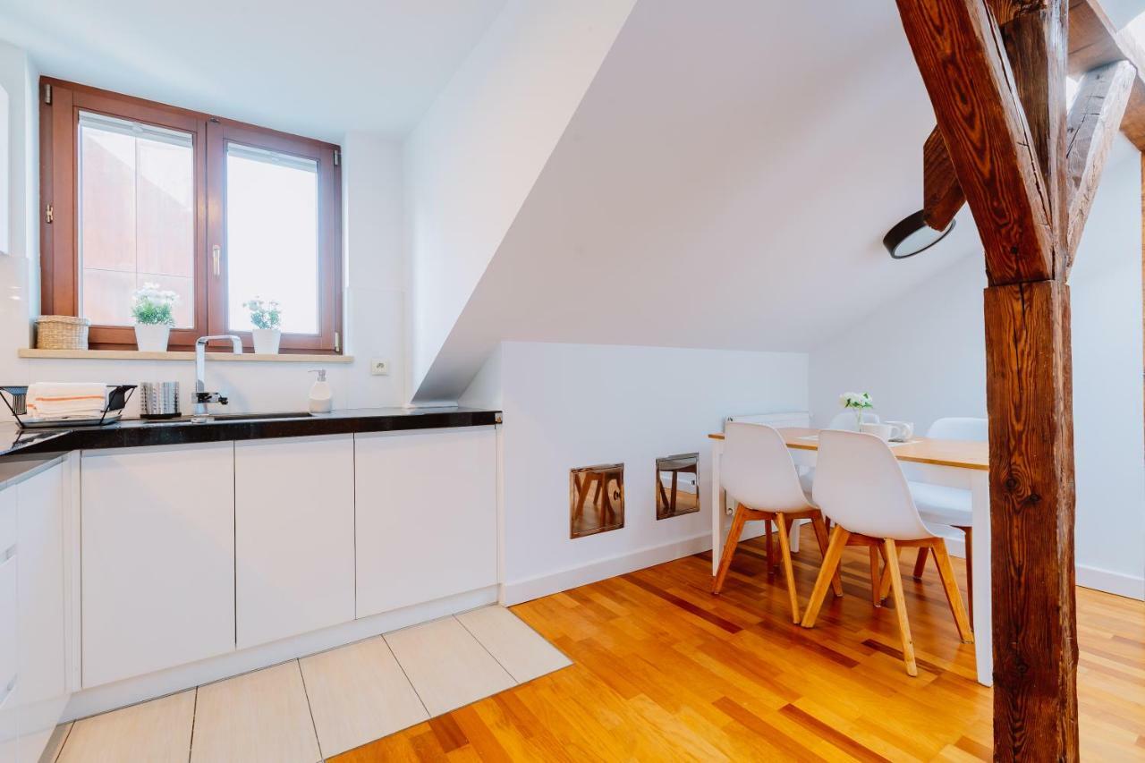 Atticus Apartments Красков Екстериор снимка