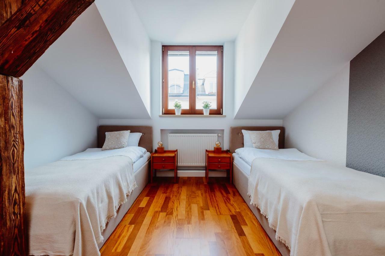 Atticus Apartments Красков Екстериор снимка