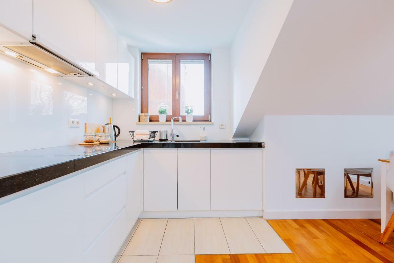 Atticus Apartments Красков Екстериор снимка