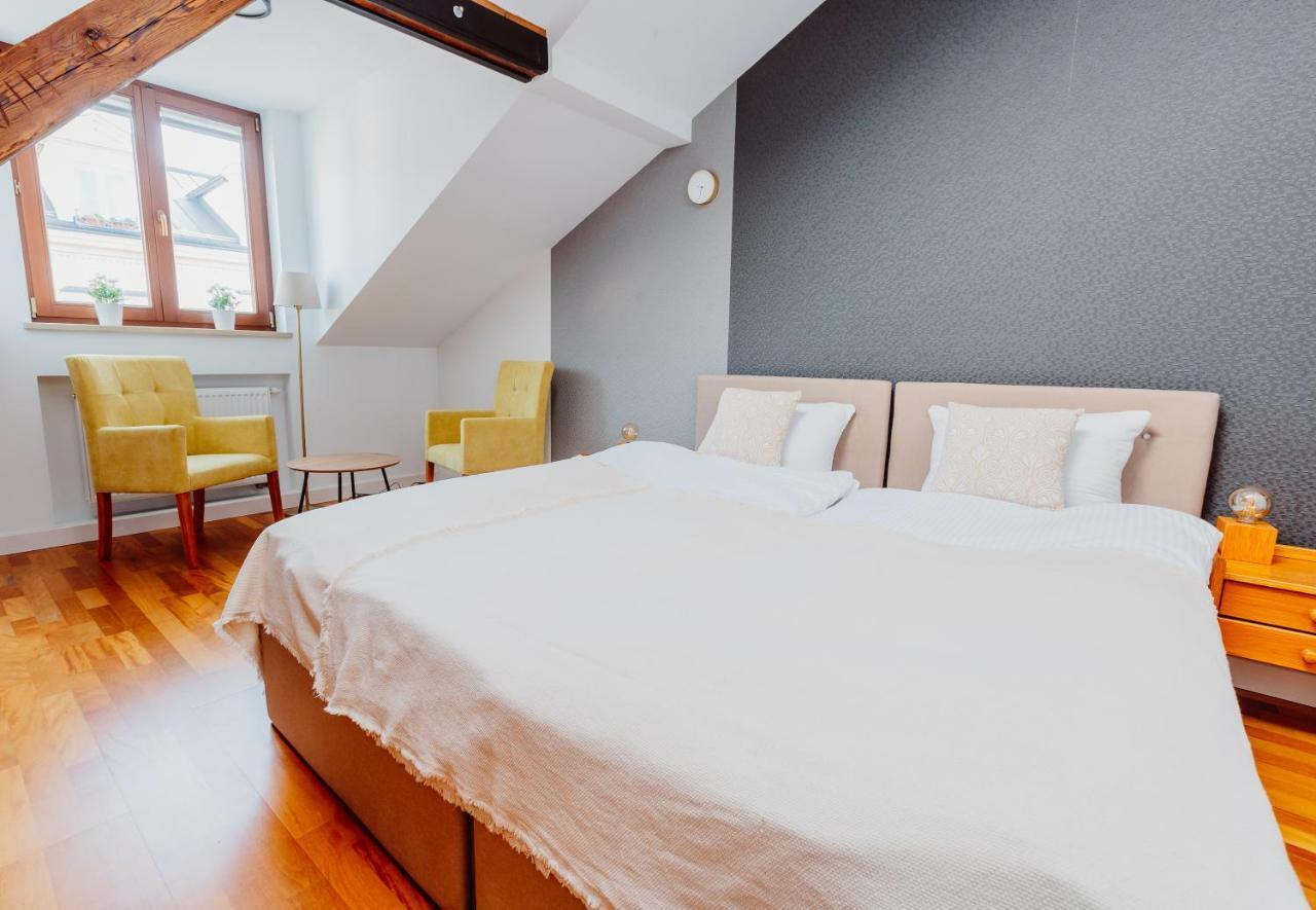 Atticus Apartments Красков Екстериор снимка
