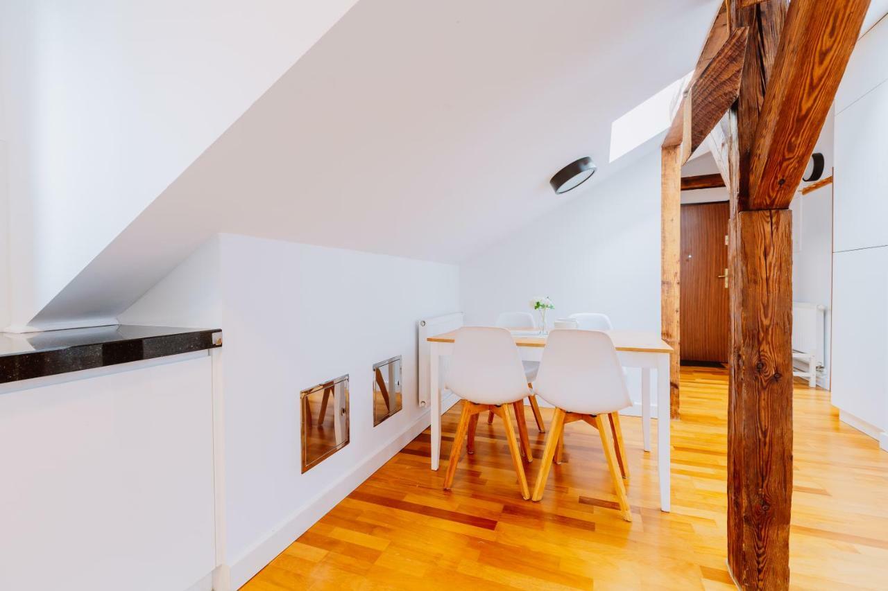 Atticus Apartments Красков Екстериор снимка