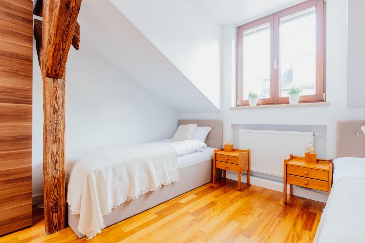 Atticus Apartments Красков Екстериор снимка