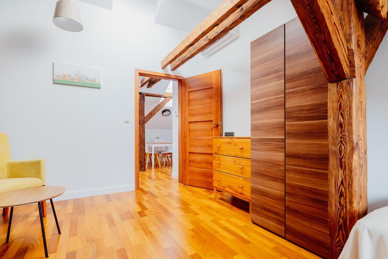 Atticus Apartments Красков Екстериор снимка
